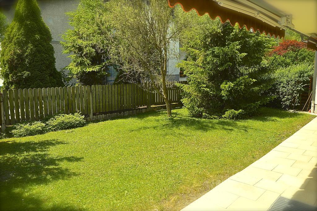 Yeti Lux - Family Garden Lodge Garmisch-Partenkirchen Zimmer foto